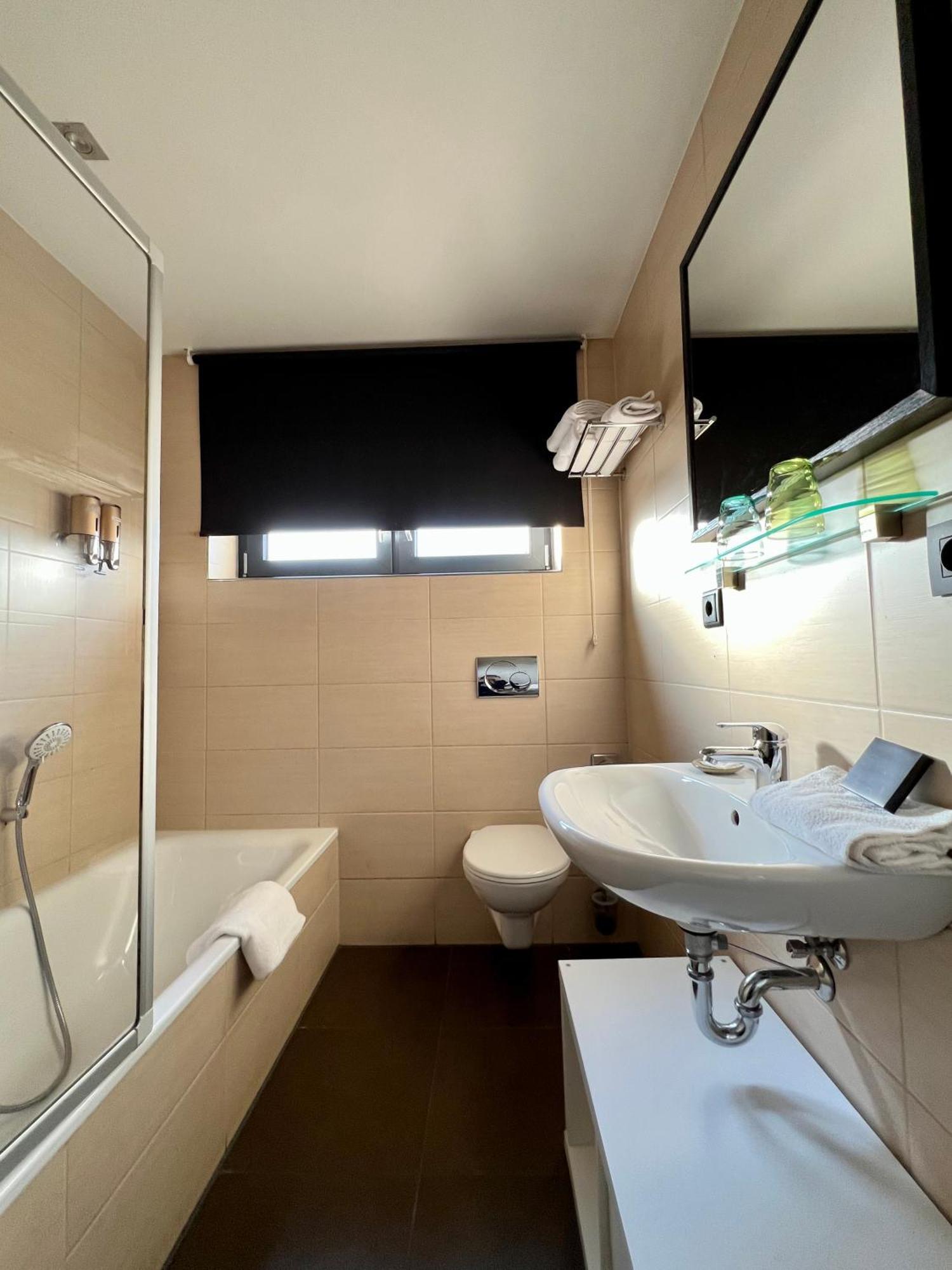 Skol L'Original Hotel Strassen Luaran gambar